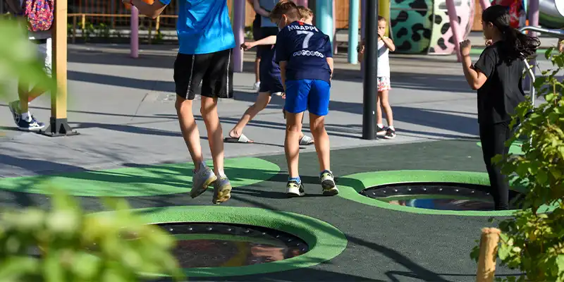 Aire de jeux / espace ludique - Trampoline