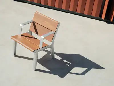 CHAISE MILOU AVEC ACCOUDOIRS - aluminium et bois tropical