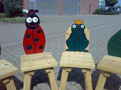 CHAISE COCCINELLE, GRENOUILLE OU FEUILLE