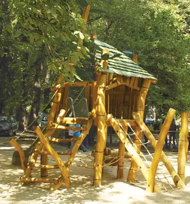SPIELART : STRUCTURE DE JEUX CABANE DANS LA JUNGLE, ref C155