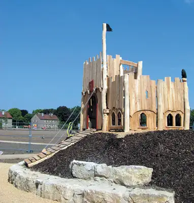 SPIELART : STRUCTURE DE JEUX CHÂTEAU, ref T6A