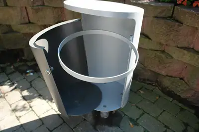 CORBEILLE ELBIN 50l - sur poteau à sceller