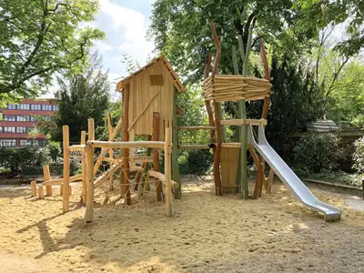 SPIELART : STRUCTURE DE JEUX MAISON FORESTIÈRE, ref A263