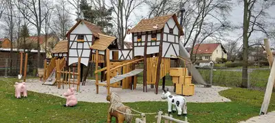 SPIELART : STRUCTURE DE JEUX LA FERME, ref A285