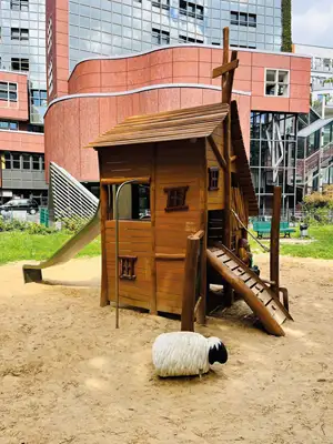 SPIELART : STRUCTURE DE JEUX LA FERME, ref A301