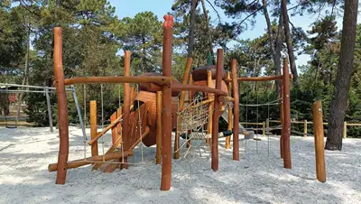 SPIELART : STRUCTURE DE JEUX NOISETTES, ref A315