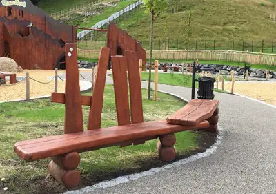 SPIELART : BANC COURBE, ref F47