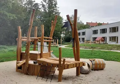 SPIELART : STRUCTURE DE JEUX BATEAU ÉCHOUÉ, ref L94