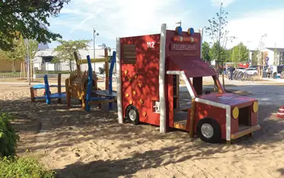 SPIELART : STRUCTURE DE JEUX POMPIERS EN INTERVENTION, ref N184