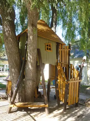 SPIELART : MAISON DANS LES ARBRES SAALFELD, ref O76