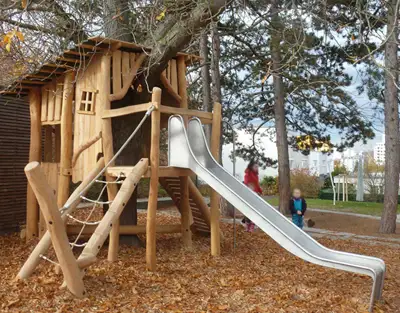 SPIELART : MAISON DANS LES ARBRES STUTTGART, ref O77