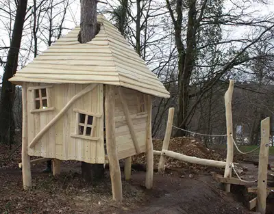 SPIELART : CABANE DANS LES ARBRES, ref O78