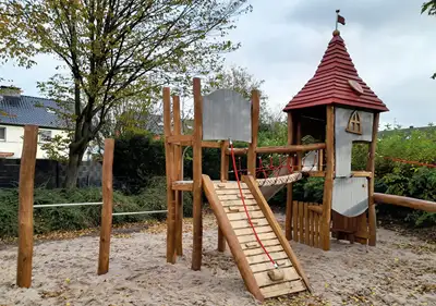SPIELART : STRUCTURE DE JEUX CHÂTEAU DU CHEVALIER, ref T109