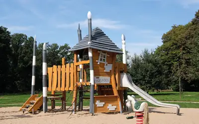 SPIELART : STRUCTURE DE JEUX MAISON DU CHEVALIER, ref T79