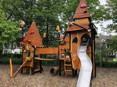 SPIELART : STRUCTURE DE JEUX MAISON DES SORCIÈRES, ref T83