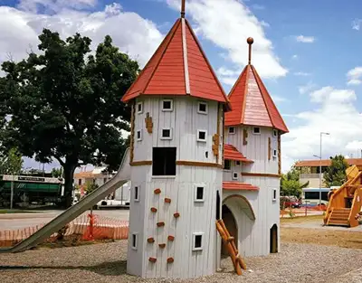 SPIELART : STRUCTURE DE JEUX CHÂTEAU DE TRIKALA, ref T87
