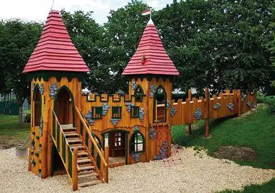SPIELART : STRUCTURE DE JEUX CHÂTEAU, ref T97