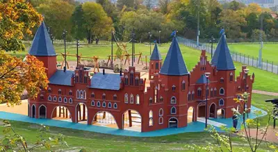 SPIELART : STRUCTURE DE JEUX CHÂTEAU DE KVIBERG, ref T99