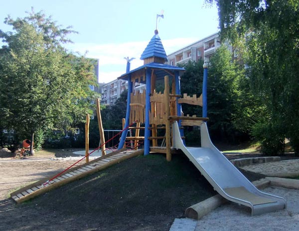 STRUCTURE DE JEUX CHÂTEAU DANS LES AIRS SPIELART