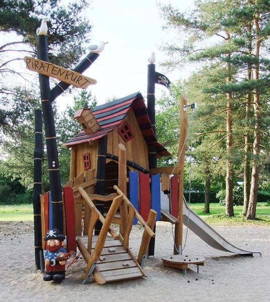 STRUCTURE DE JEUX CABANE DU PIRATE KURT SPIELART