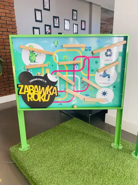 PISTE DE COURSE MAGNÉTIQUE - éco EDU PLAYGROUNDS