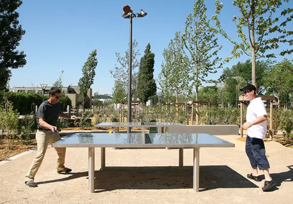 TABLE DE PING-PONG IJSLANDER BV