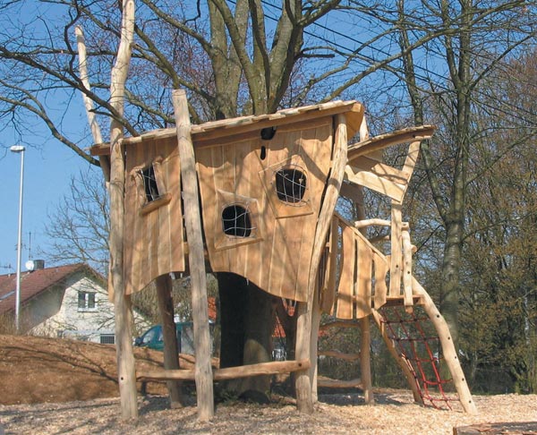 MAISON DANS LES ARBRES DACHLET SPIELART