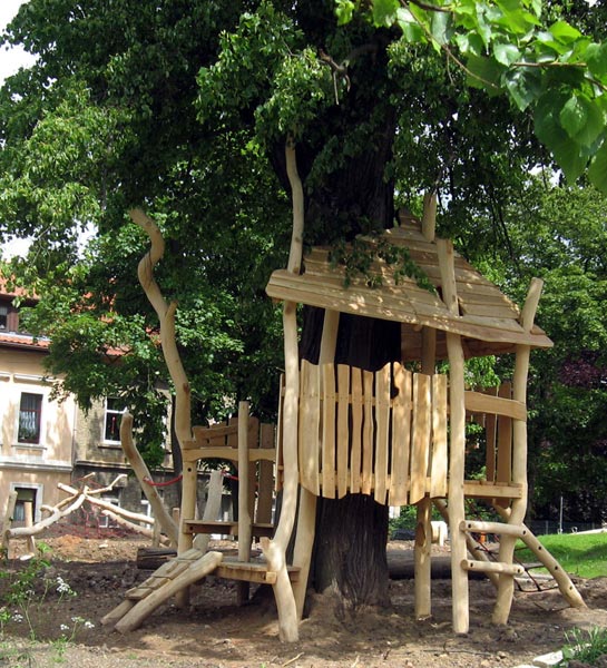 MAISON DANS LES ARBRES EISENBERG SPIELART