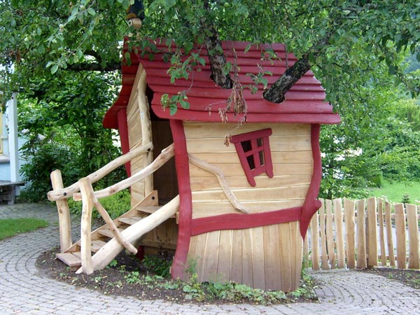 MAISON DANS LES ARBRES GEISLINGEN SPIELART