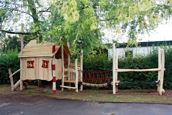 MAISON DANS LES ARBRES PFORZHEIM SPIELART