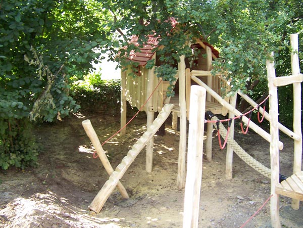 MAISON DANS LES ARBRES DITZINGEN SPIELART