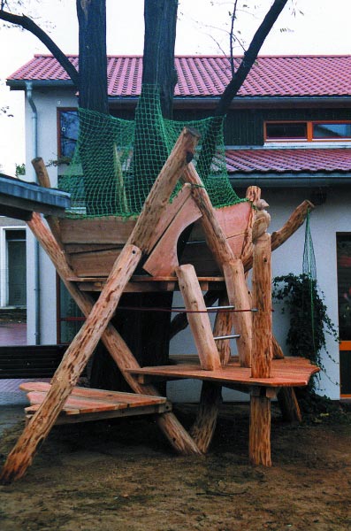 MAISON DANS LES ARBRES ERFURT 1 SPIELART