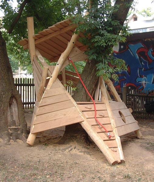 MAISON DANS LES ARBRES WEIMAR SPIELART