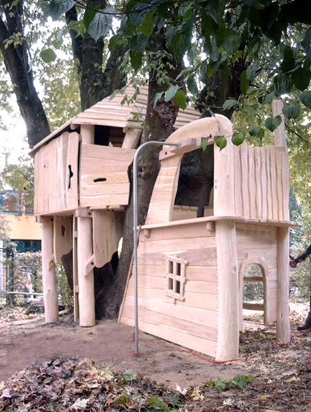 MAISON DANS LES ARBRES SILBERAHORN SPIELART