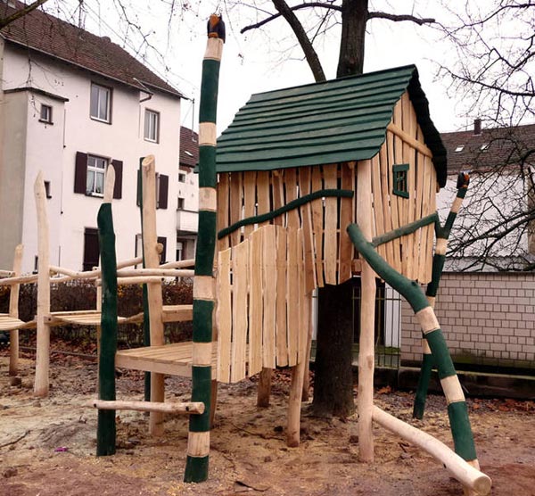 MAISON DANS LES ARBRES ROMERSCHULE SPIELART