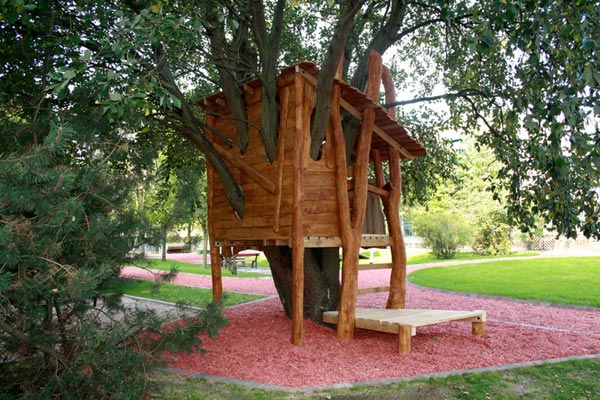 MAISON DANS LES ARBRES STRALSUND SPIELART