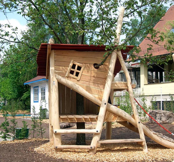 MAISON DANS LES ARBRES TIEFENBRONN SPIELART