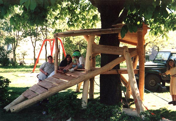 MAISON DANS LES ARBRES LOHFELDEN 1 SPIELART