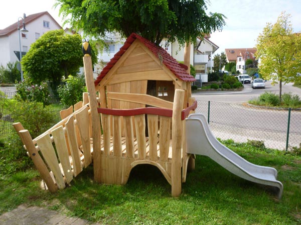 PETITE MAISON DE LA SORCIÈRE DANS LES ARBRES SPIELART
