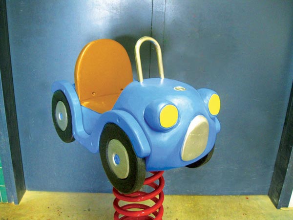 JEU SUR RESSORT VOITURE BLEUE SPIELART