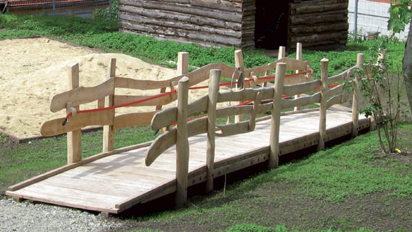 PASSERELLE EISENBERG SPIELART