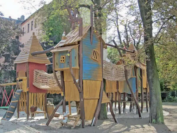 STRUCTURE DE JEUX VILLAGE DE ROBIN DES BOIS SPIELART