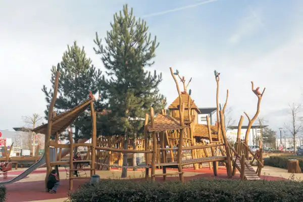 STRUCTURE DE JEUX CHÂTEAU DES ÉCUREUILS SPIELART
