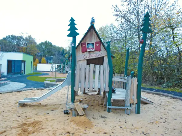 STRUCTURE DE JEUX MAISON DE LA GRAND-MÈRE SPIELART