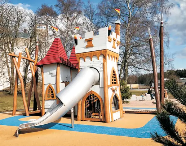 STRUCTURE DE JEUX CHÂTEAU DES NAINS SPIELART