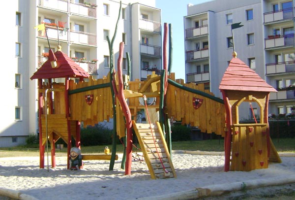 STRUCTURE DE JEUX CHÂTEAU LUCKENWALD SPIELART