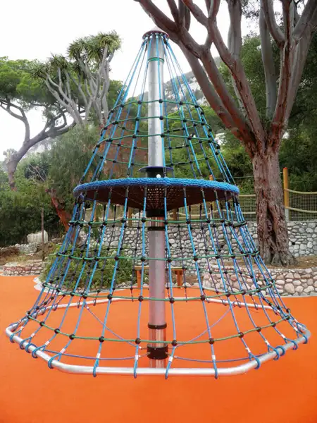 GRANDE PYRAMIDE HUCK OCCITANIA