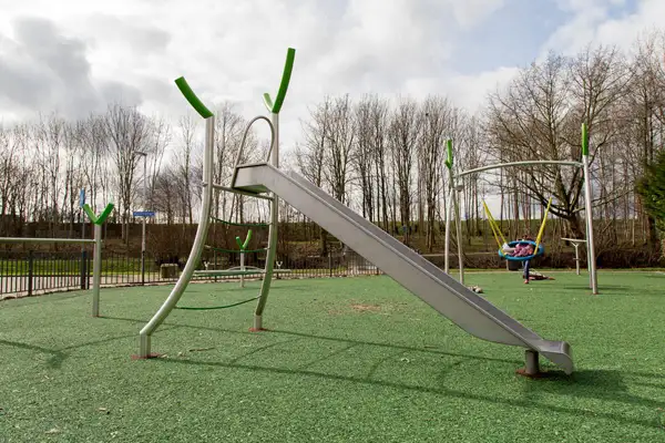 CLICK&PLAY - TOBOGGAN SPRIET IJSLANDER BV