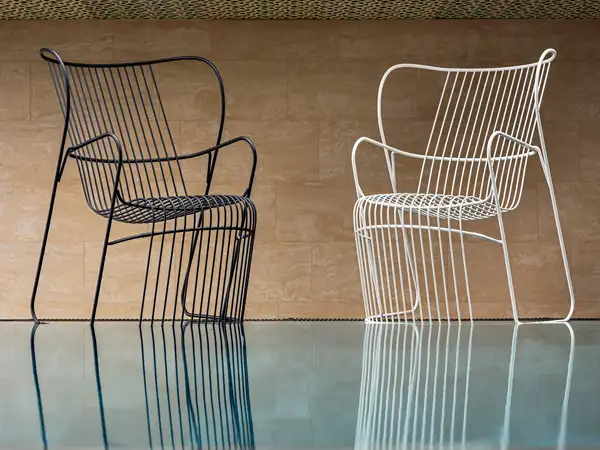 CHAISE KASKAD AVEC ACCOUDOIRS NOLA