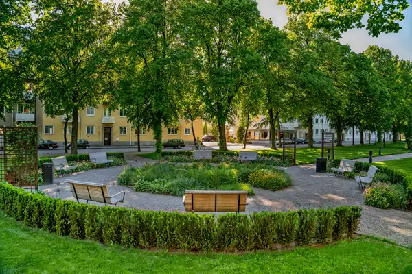 BANC CANE AVEC ACCOUDOIRS - Accoya® NOLA